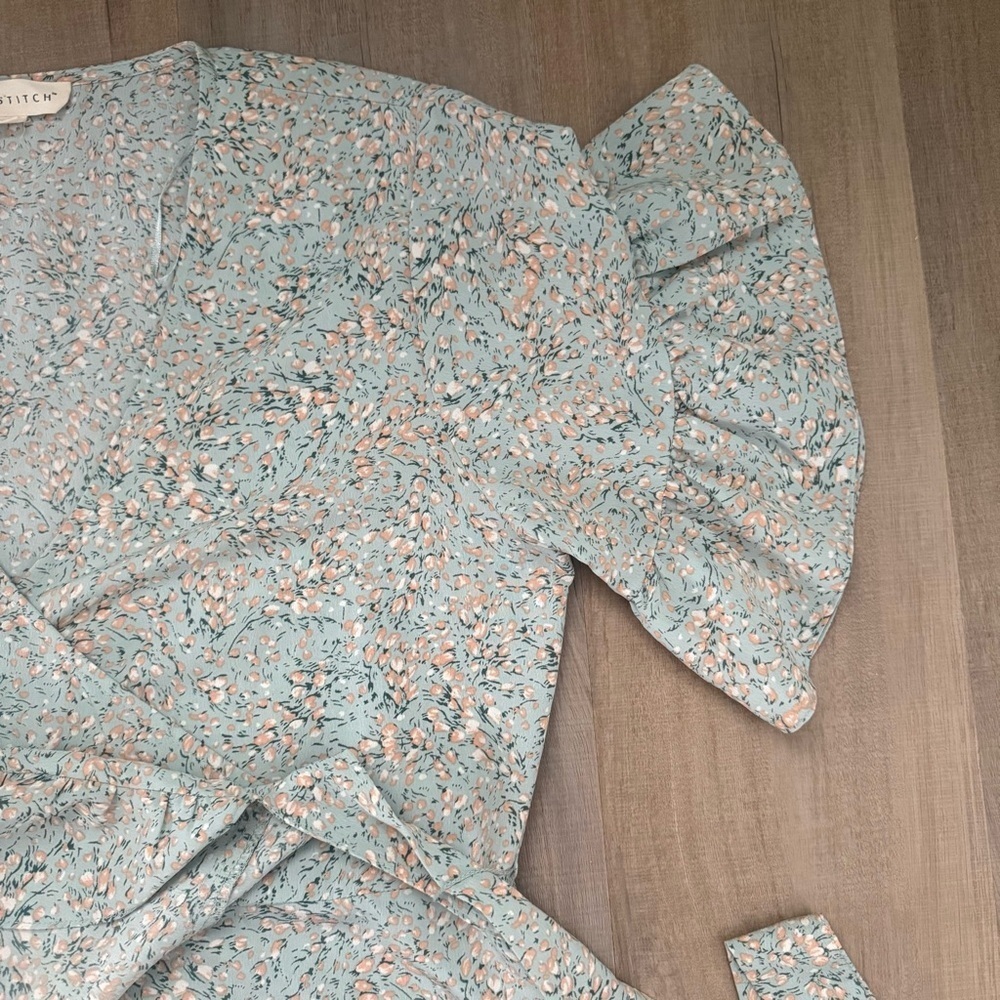 Lovestitch Wrap Dress with Floral Print Size M - Picture 4 of 7
